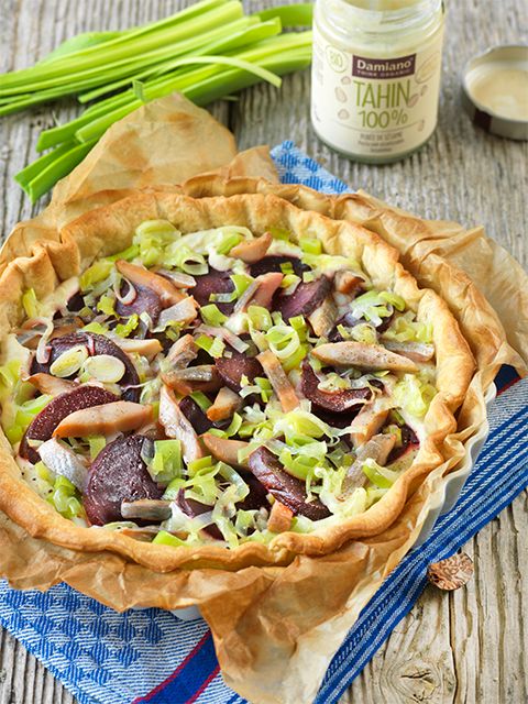 Tarte betterave-poireaux et sa béchamel végétarienne Tarte betterave-poireaux et sa béchamel végétarienne